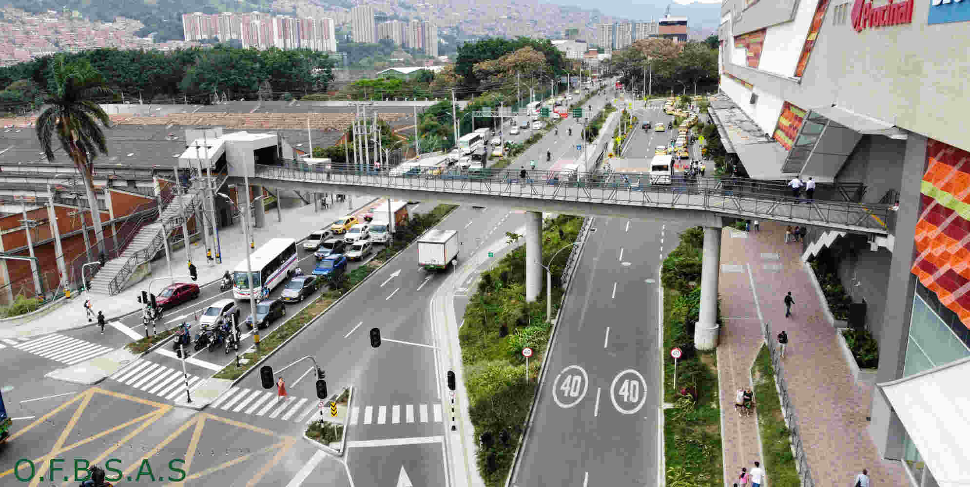 Arquitectura & Concreto - Puente peatonal y acceso a Plaza Fabricato