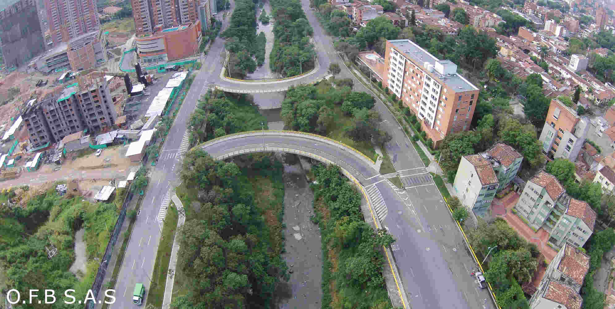 Construcciones El Cóndor - Puente Sobre quebrada la Iguana.